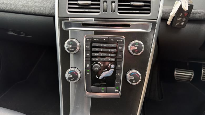 Volvo Xc60 D4 [190] R DESIGN Lux Nav 5dr Diesel Estate